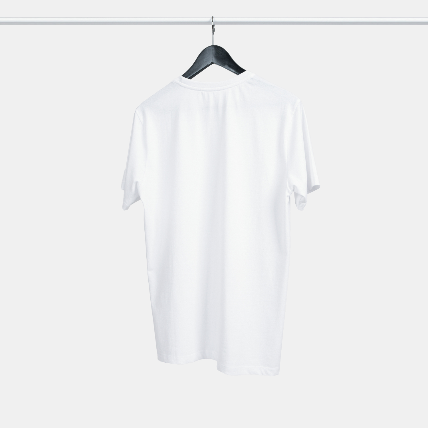 Genanvendt T-shirt i hvid til mænd, bagfra, fra A-PIONEER