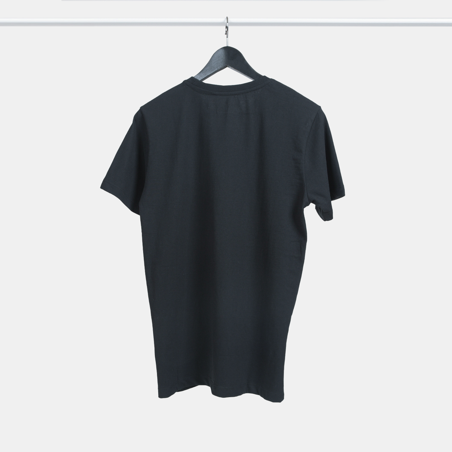 Genanvendt T-shirt i sort til mænd, set bagfra, fra A-PIONEER